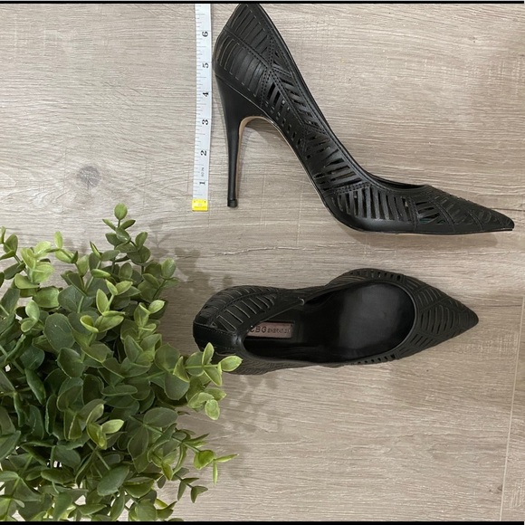 BCB Black Heels, 8.5 or 8 1/2 - Picture 3 of 8